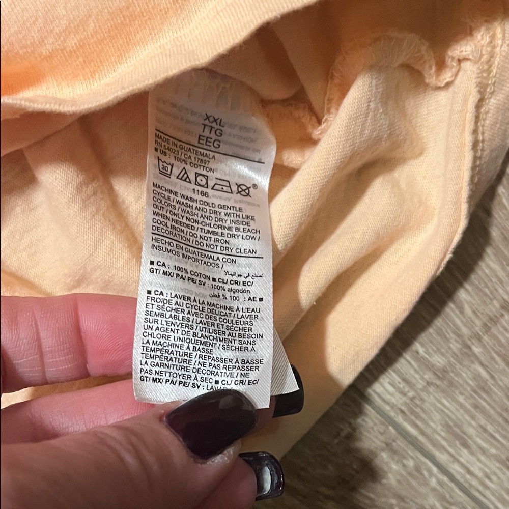 Women’s Old Navy Peach Graphic Cacti Tee Size XXL - Picture 3 of 5
